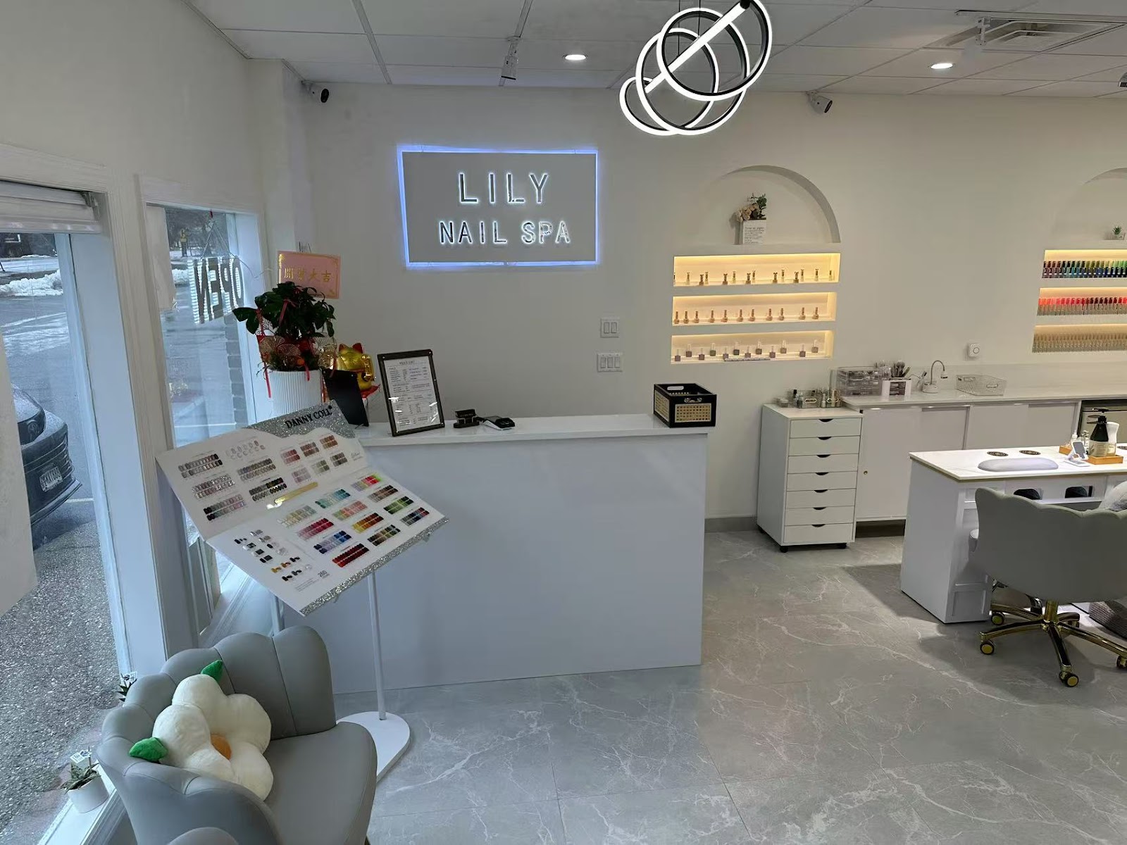 LILY NAIL SPA nail photo 2